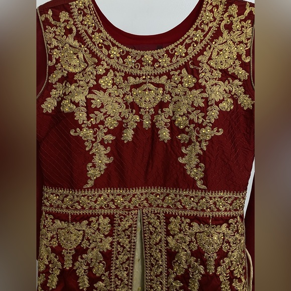 Maroon and gold Indian shalwar - Picture 3 of 5